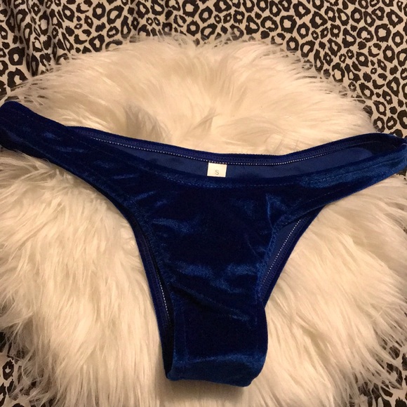 Swimsuit - Picture 2 of 6